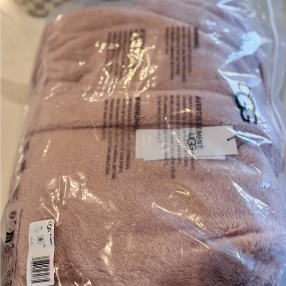 UGG Women's Aarti Robe - Color Dusk (Pink)- New with all original Tags - Picture 4 of 4
